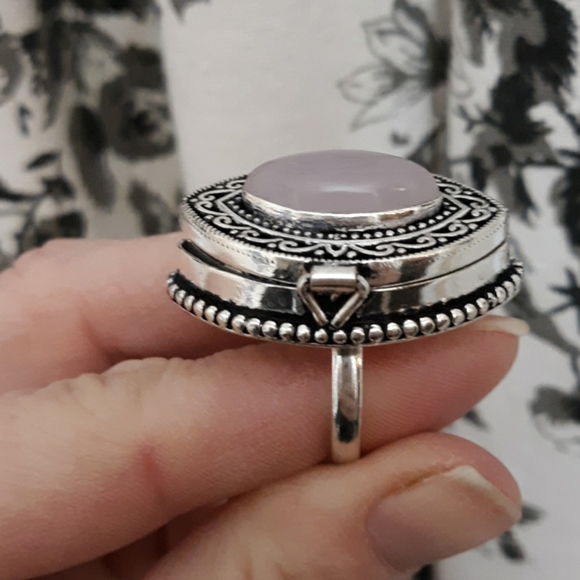 New Oversized Pink Chalcedony 925 Silver Poison Ring. - Picture 7 of 8